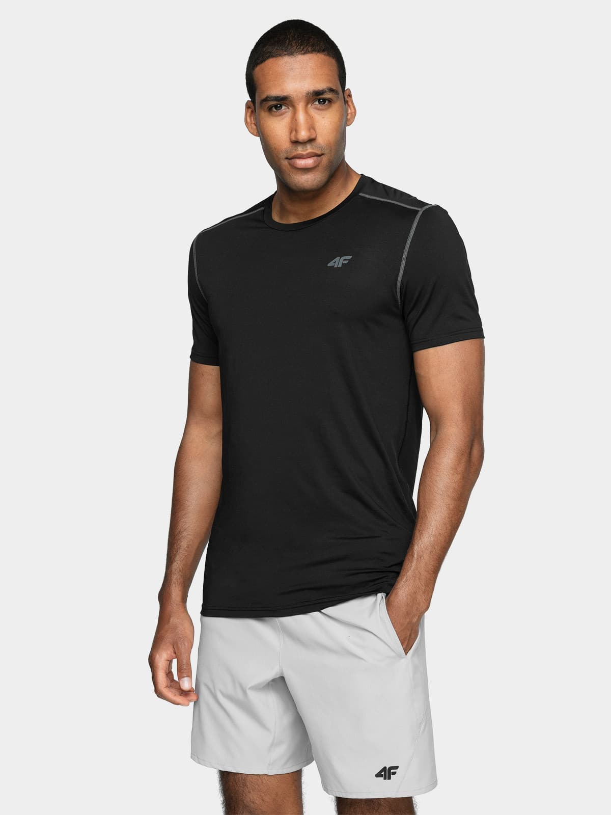 4F H4L21-TSMF013 DEEP BLACK Pánské tričko US S H4L21-TSMF013 DEEP BLACK