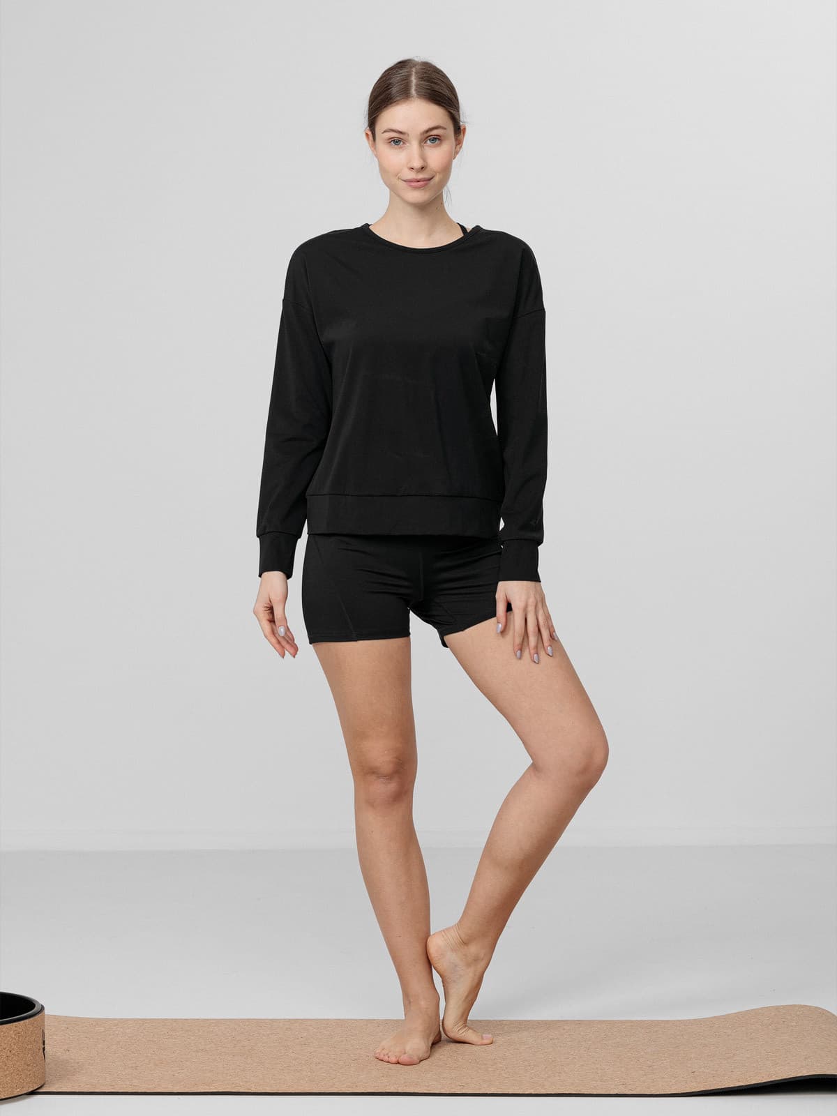 4F H4L22-BLD028 DEEP BLACK Dámská mikina US L H4L22-BLD028 DEEP BLACK - náhled 5