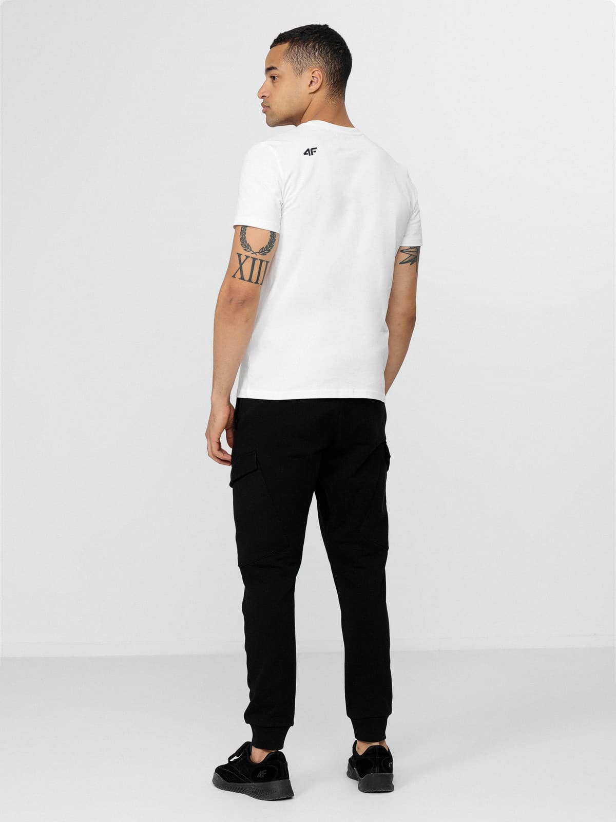 4F H4L22-SPMD011 DEEP BLACK Pánské tepláky US S H4L22-SPMD011 DEEP BLACK - náhled 3
