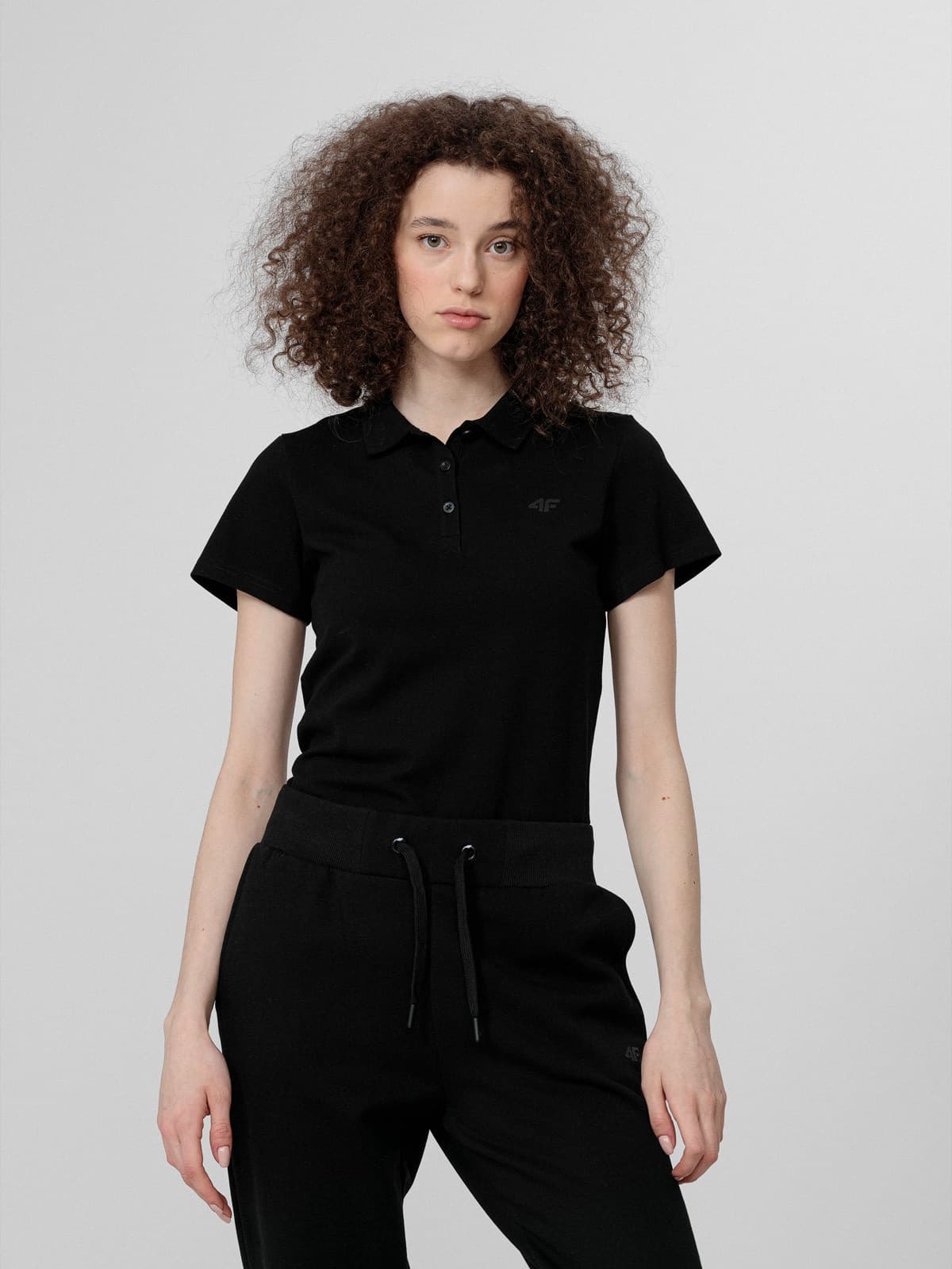 4F H4L22-TSD355 DEEP BLACK Dámské polo tričko US XS H4L22-TSD355 DEEP BLACK - náhled 3