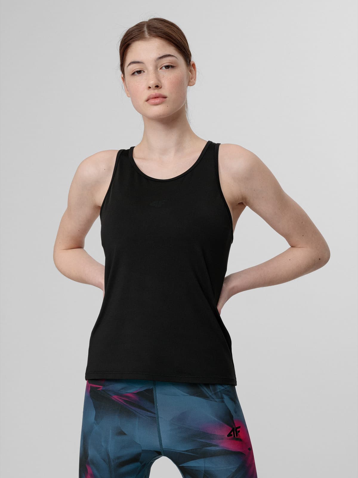 4F H4L22-TSDF020 DEEP BLACK Dámské tričko US L H4L22-TSDF020 DEEP BLACK - náhled 3