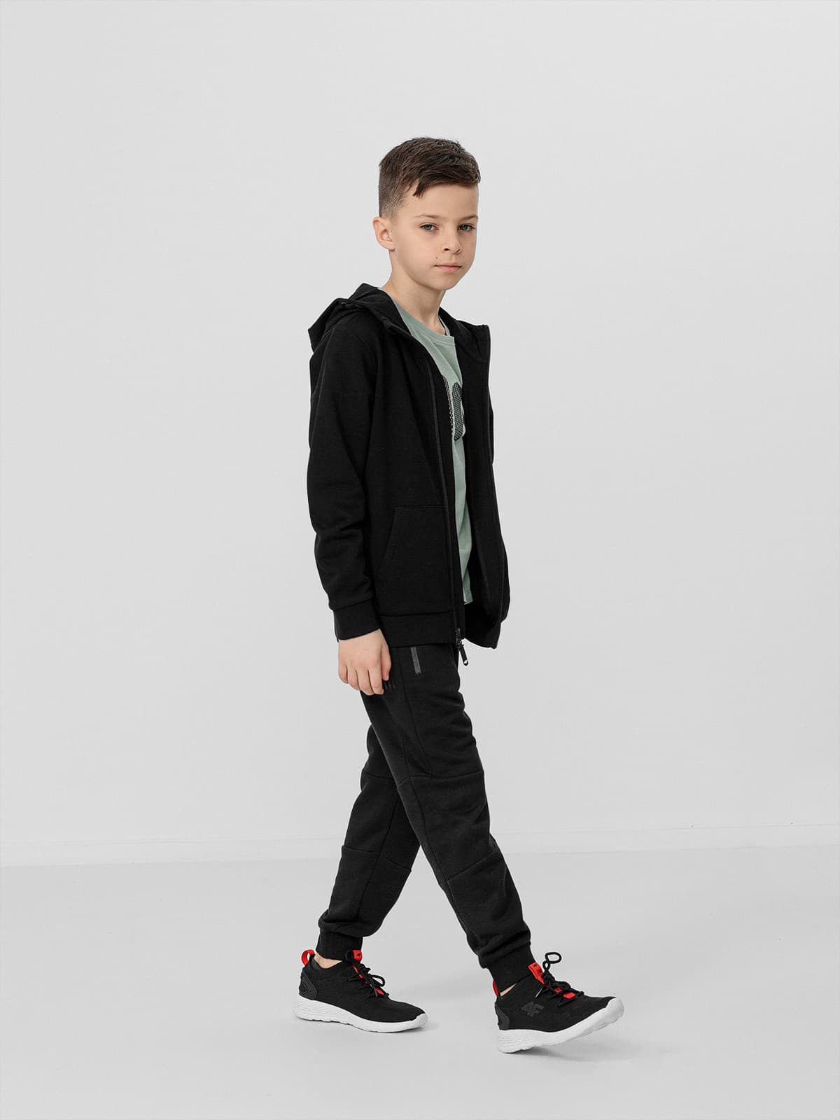 4F HJL22-JBLM001 DEEP BLACK Dětská mikina EU 122 HJL22-JBLM001 DEEP BLACK - náhled 4