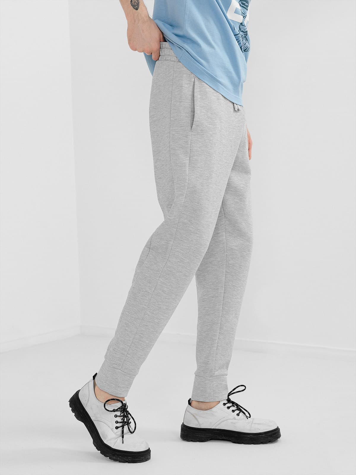Outhorn HOL22-SPMD606 WARM LIGHT GREY MELANGE Pánské tepláky US S HOL22-SPMD606 LIGHT GREY MEL - náhled 3