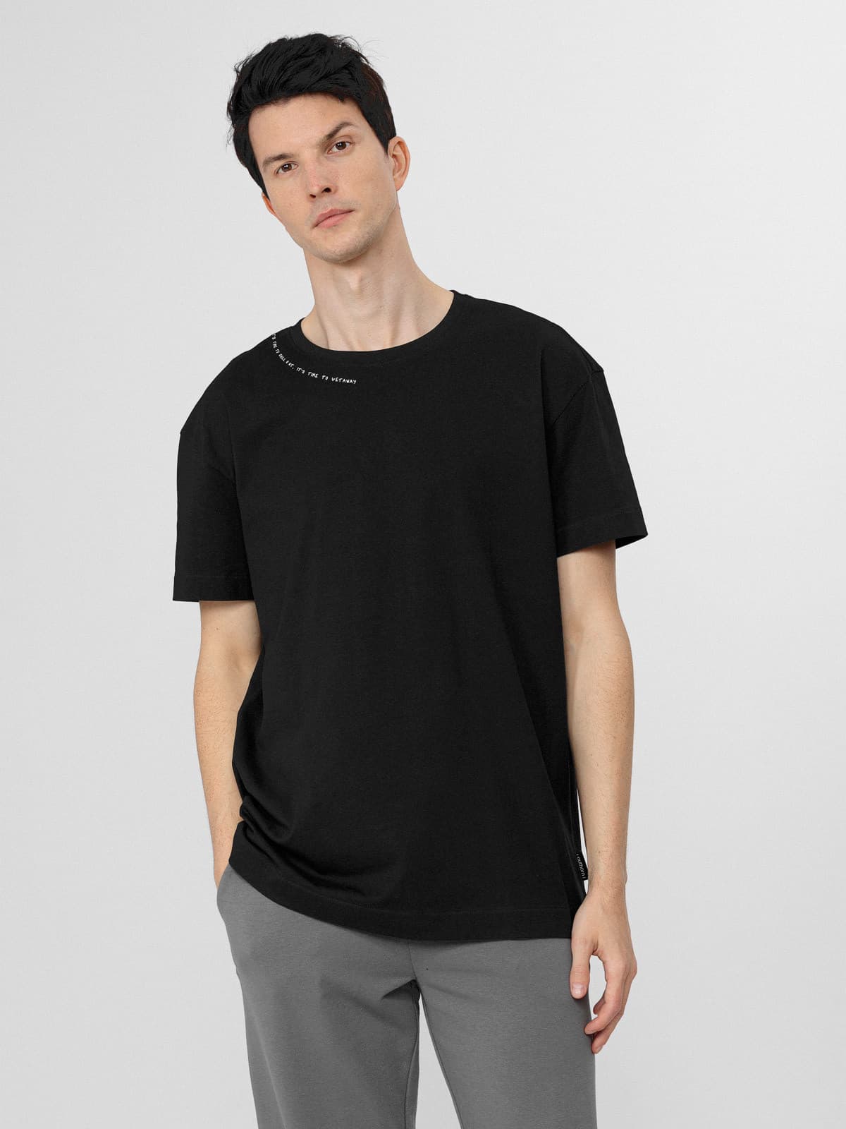 Outhorn HOL22-TSM607 DEEP BLACK Pánské tričko US XXL HOL22-TSM607 DEEP BLACK - náhled 3