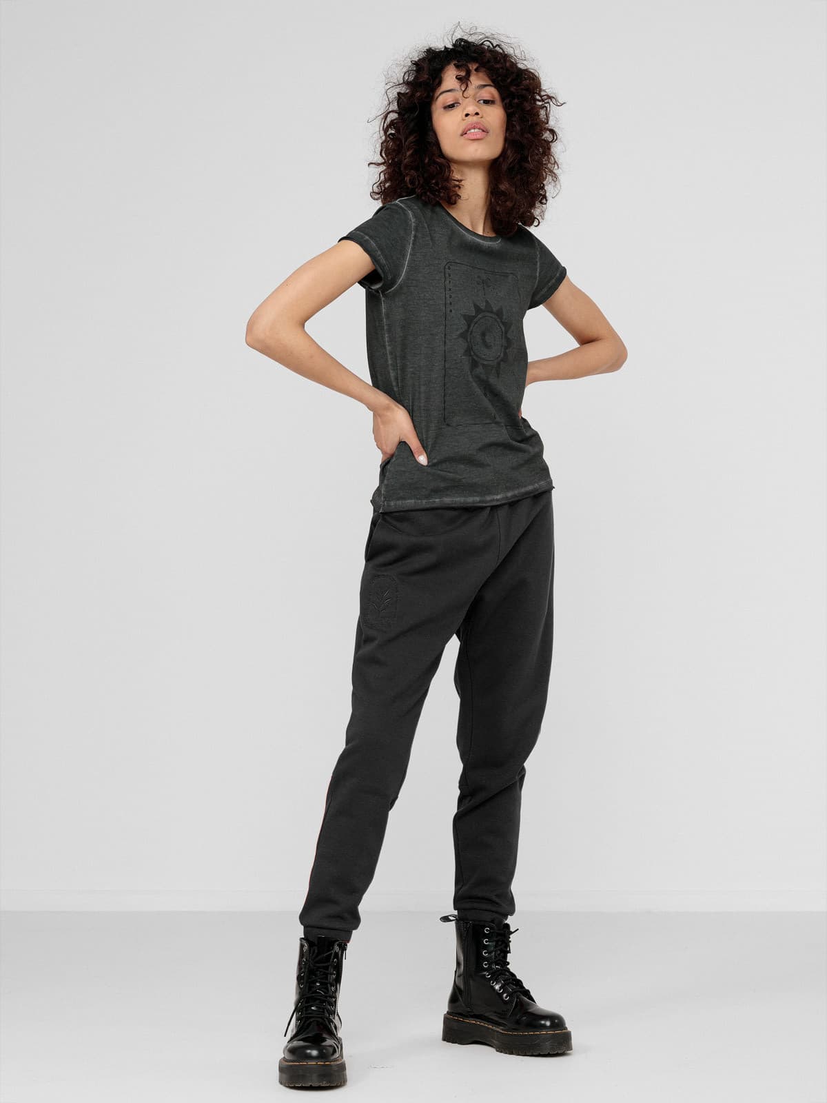Outhorn HOL22-SPDD604 DEEP BLACK Dámské tepláky US L HOL22-SPDD604 DEEP BLACK - náhled 3