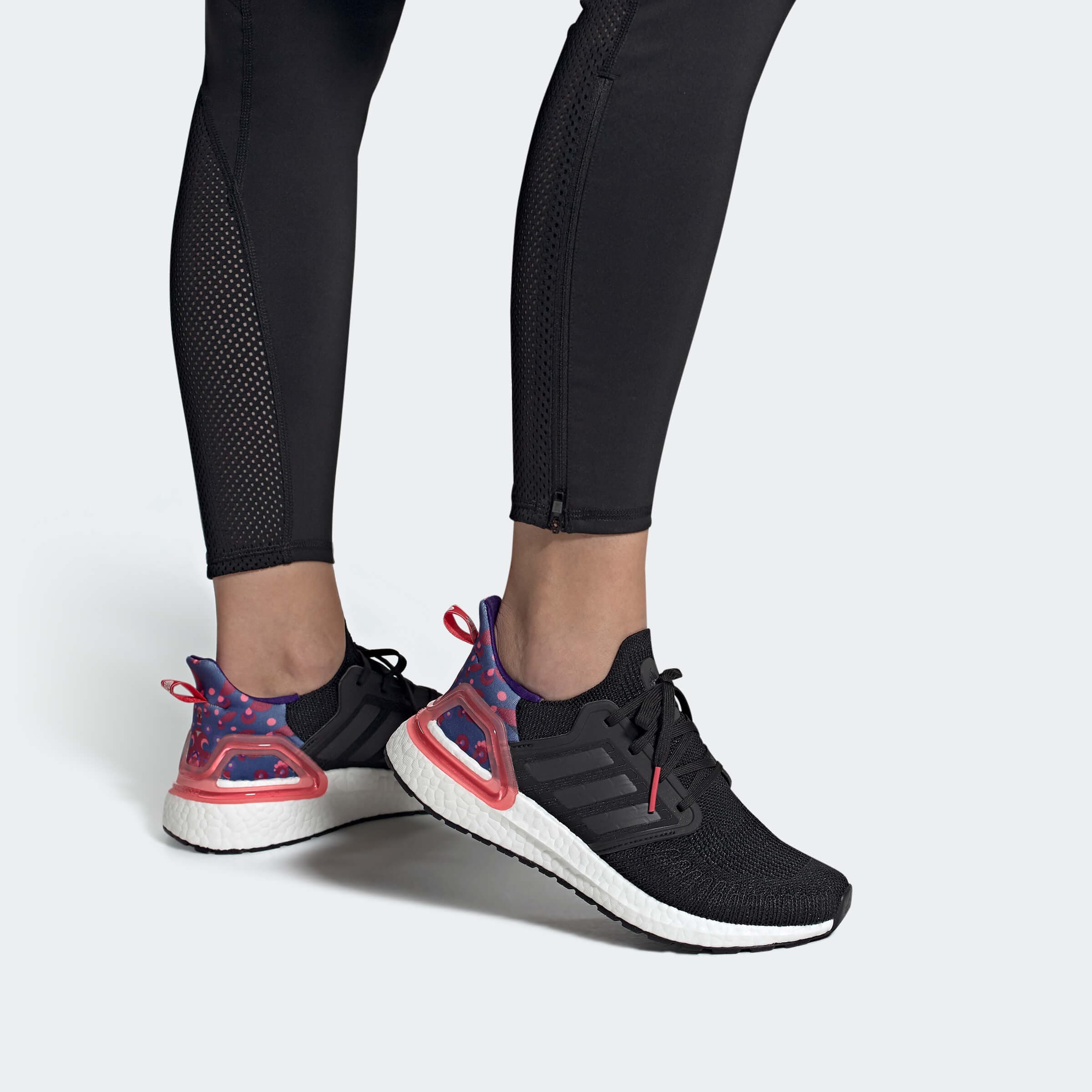 adidas Performance ULTRABOOST 20 Dámské boty EU 36 2/3 H04408 - náhled 2