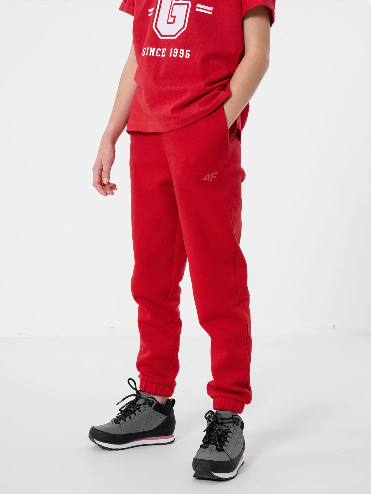 4F HJZ22-JSPDD002 RED Dětské tepláky EU 122 HJZ22-JSPDD002 RED - náhled 3