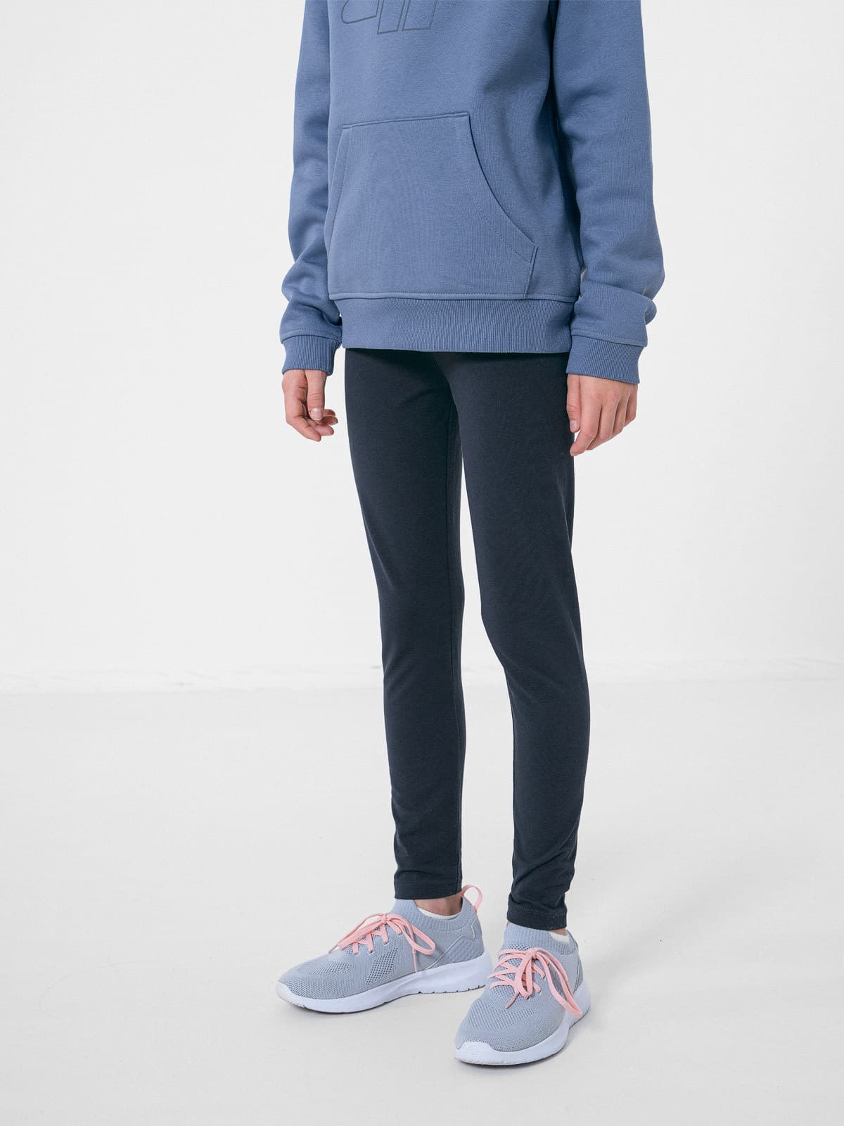 4F HJZ22-JLEG001 NAVY Dětské legíny EU 122 HJZ22-JLEG001 NAVY - náhled 3