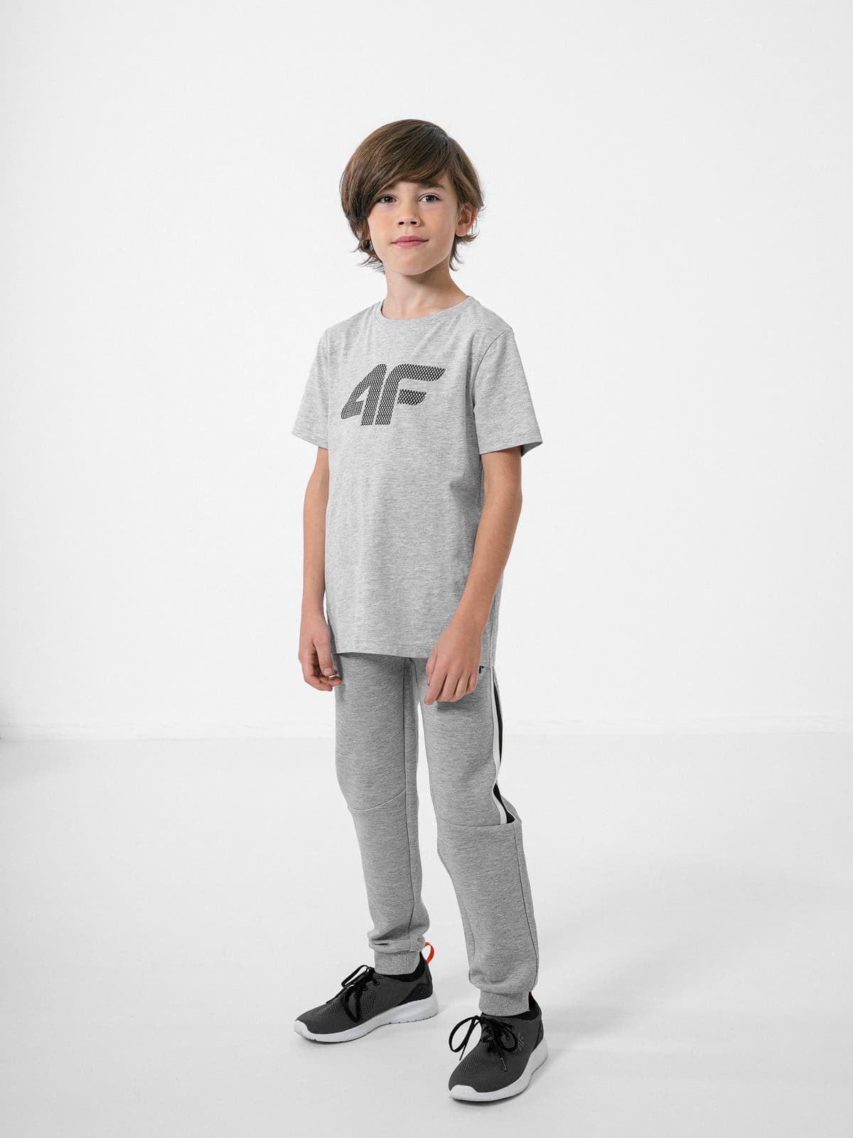 4F HJZ22-JSPMD003 COLD LIGHT GREY MELANGE Dětské tepláky EU 122 HJZ22-JSPMD003 COLD LIG GREY M - náhled 3