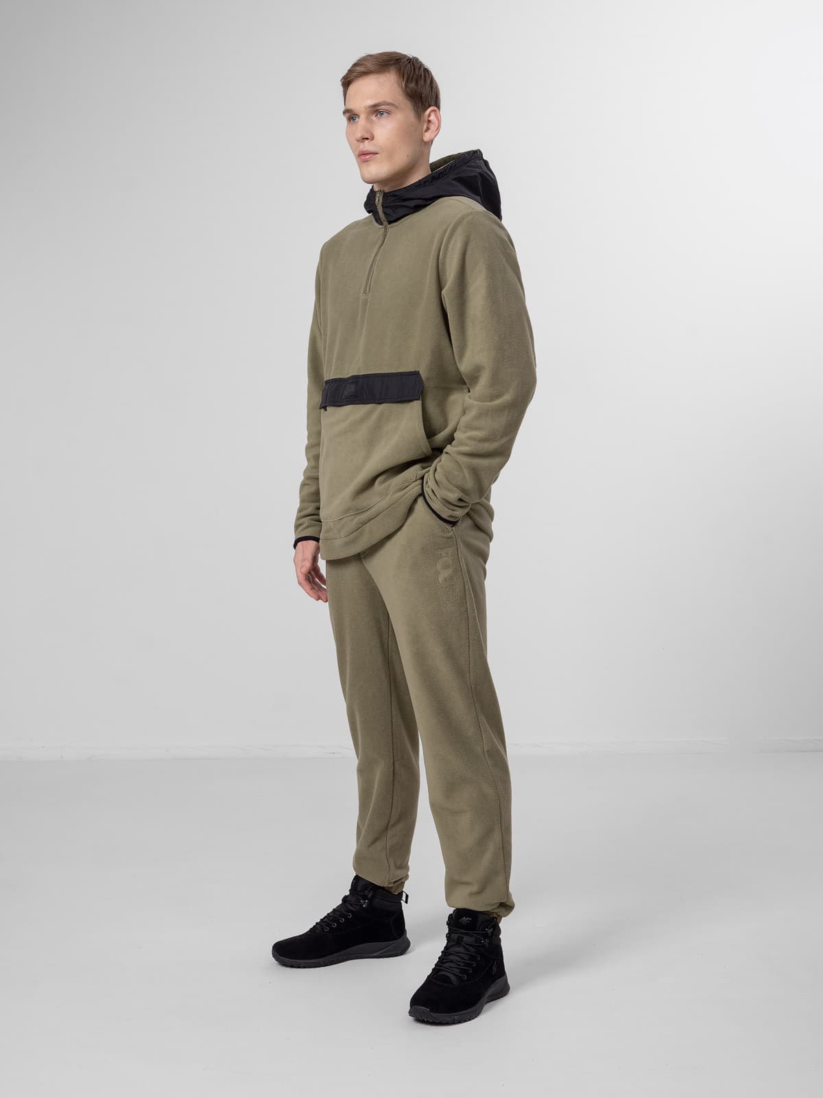 4F H4Z22-SPMD014 KHAKI Pánské tepláky US M H4Z22-SPMD014 KHAKI - náhled 3