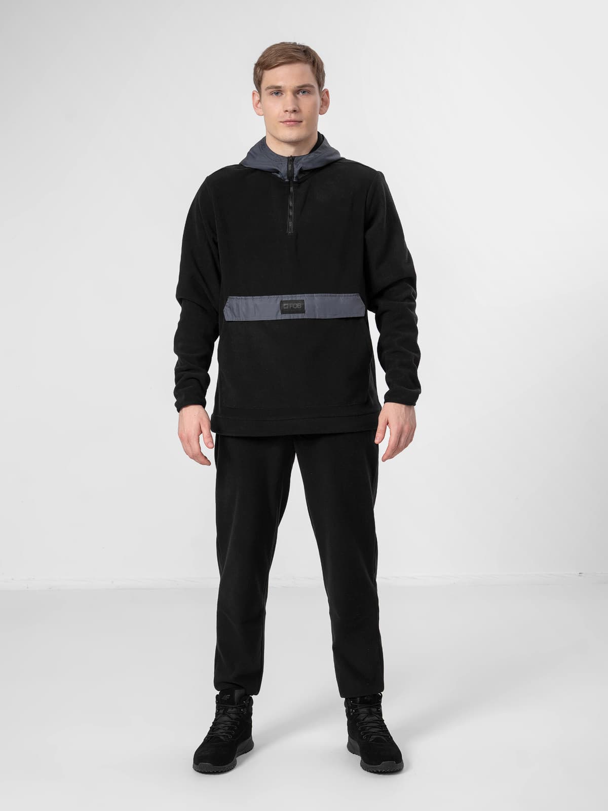 4F H4Z22-SPMD014 DEEP BLACK Pánské tepláky US 3XL H4Z22-SPMD014 DEEP BLACK - náhled 3