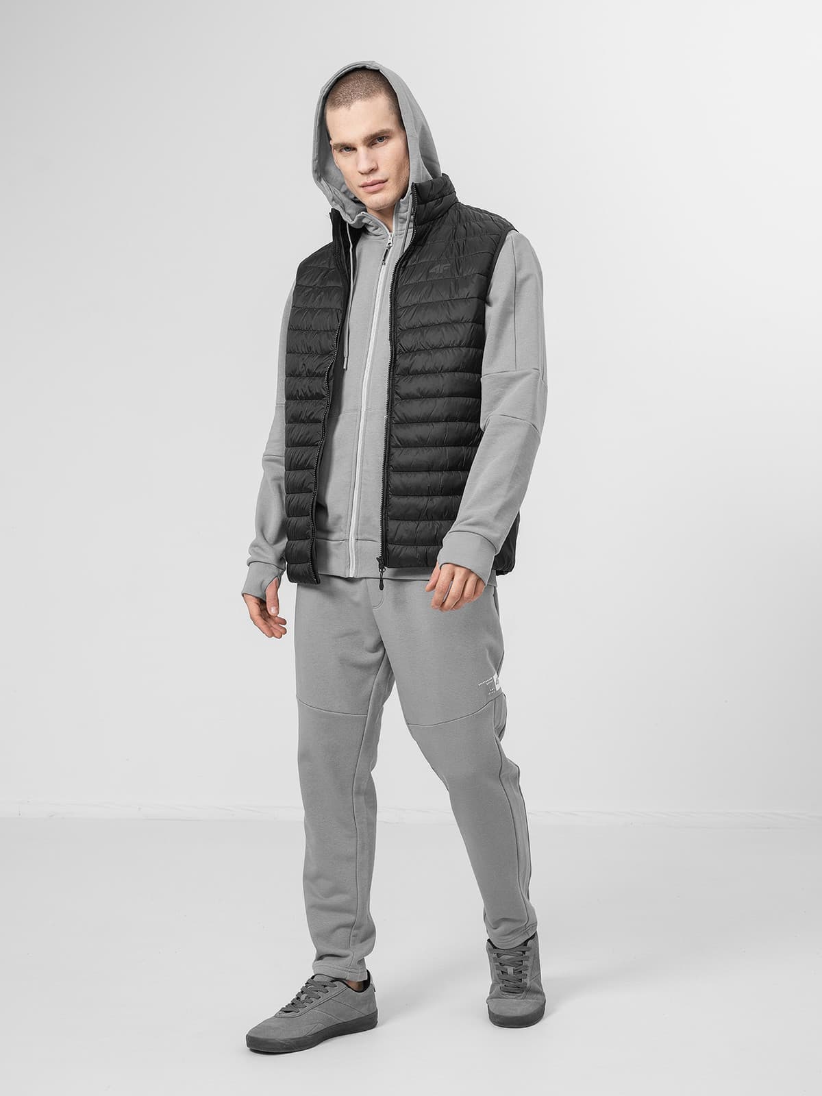 4F H4Z22-KUMP001 DEEP BLACK Pánská vesta US XXL H4Z22-KUMP001 DEEP BLACK - náhled 4