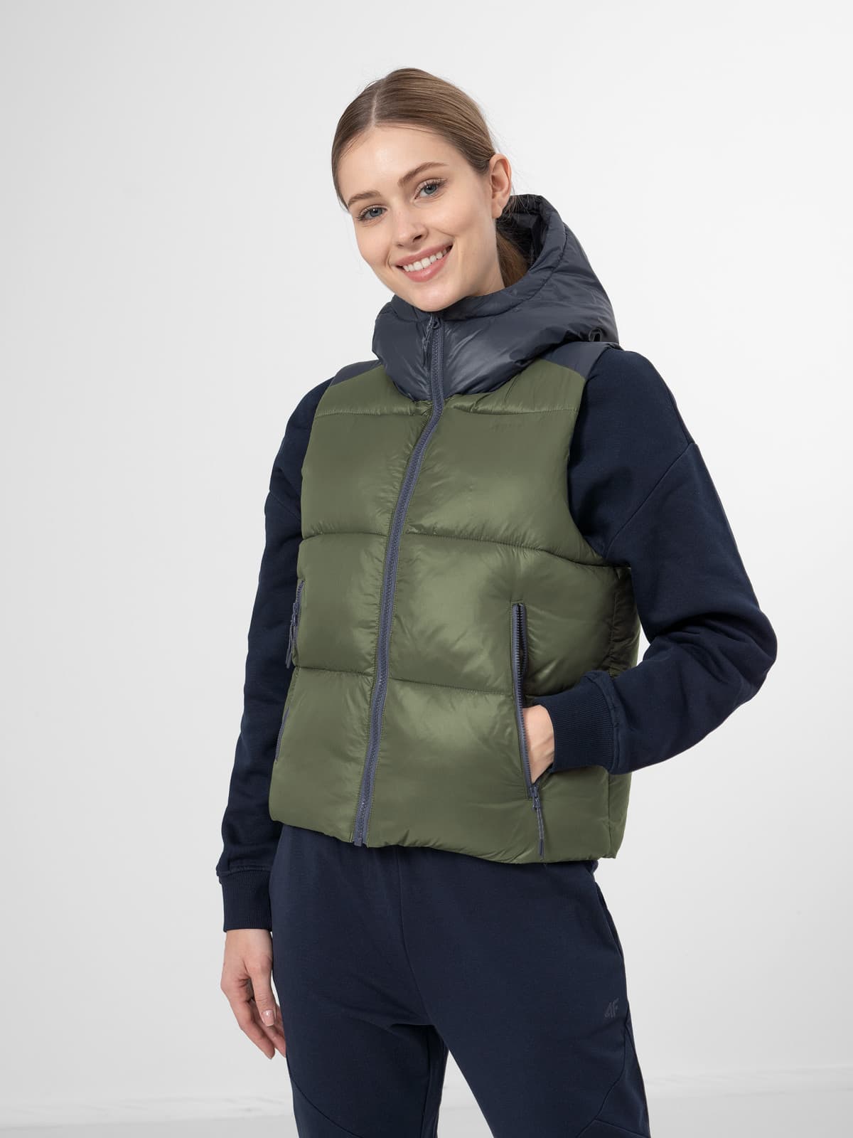 4F H4Z22-KUDP004 KHAKI Dámská vesta US L H4Z22-KUDP004 KHAKI - náhled 3