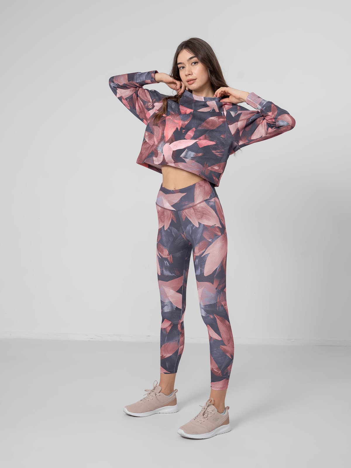 4F H4Z22-LEG014 MULTICOLOUR ALLOVER Dámské legíny US S H4Z22-LEG014 MULTICO AL - náhled 3