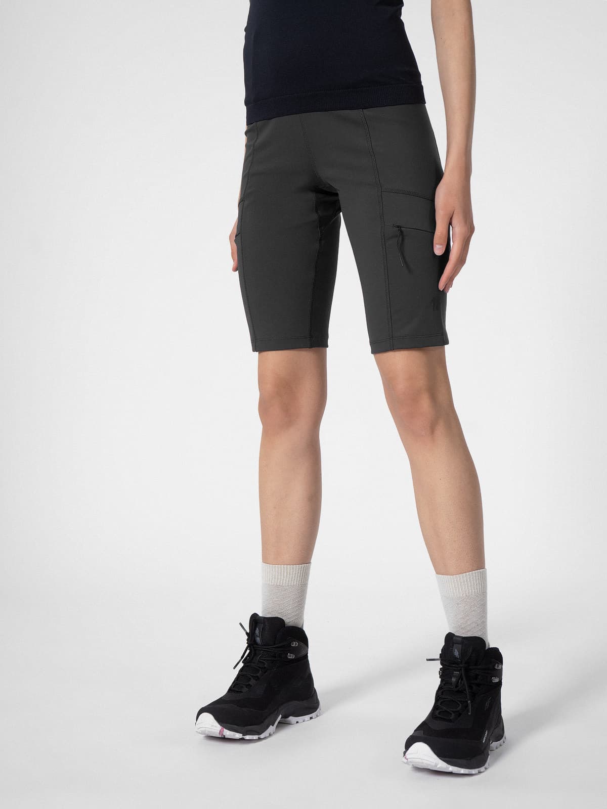 4F 4FSS23TFSHF169 ANTHRACITE Dámské trekingové kraťasy US L 4FSS23TFSHF169 ANTHRACITE