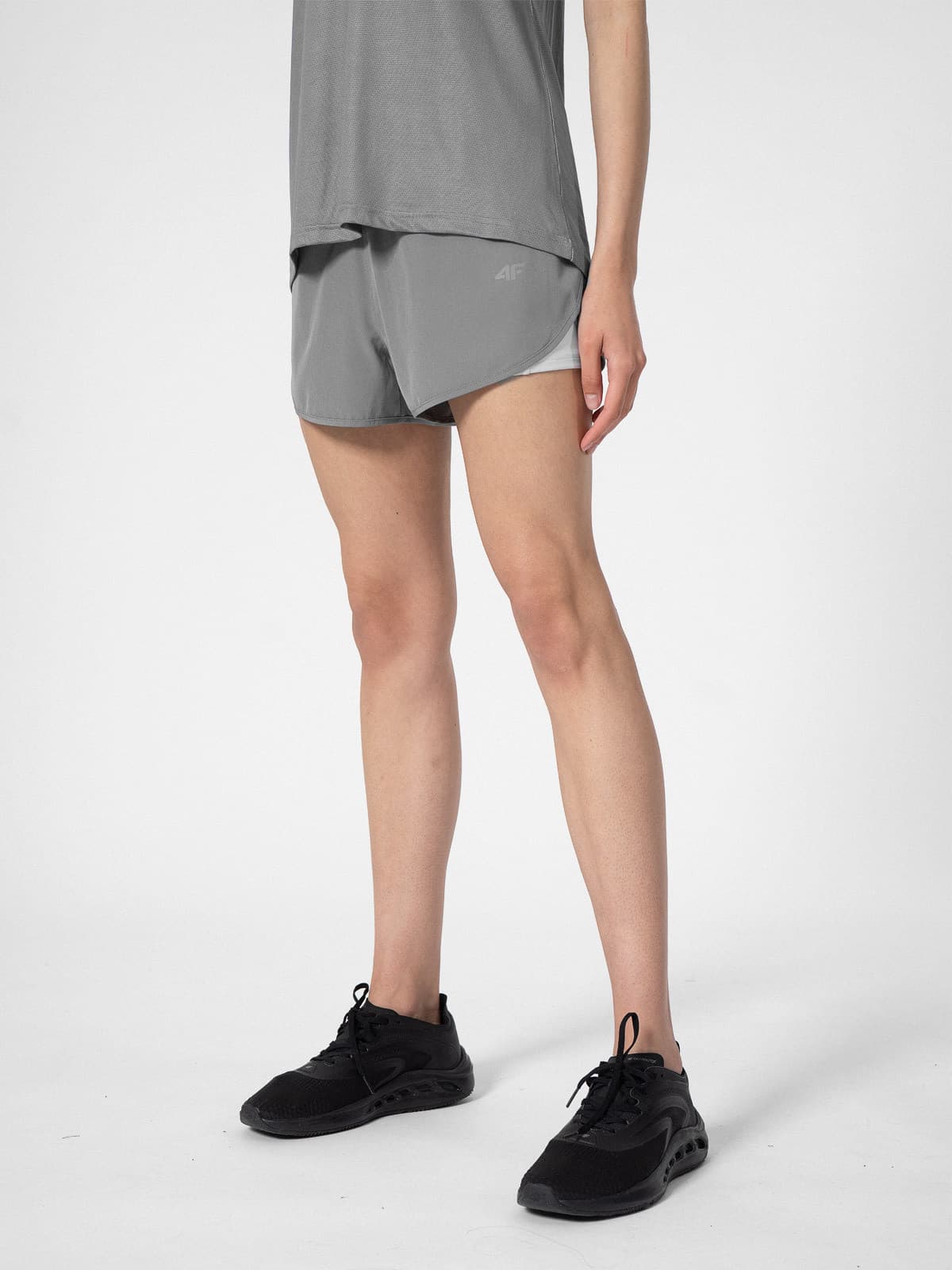 4F 4FSS23TFSHF141 MIDDLE GREY Dámské sportovní kraťasy US L 4FSS23TFSHF141 MIDDLE GREY