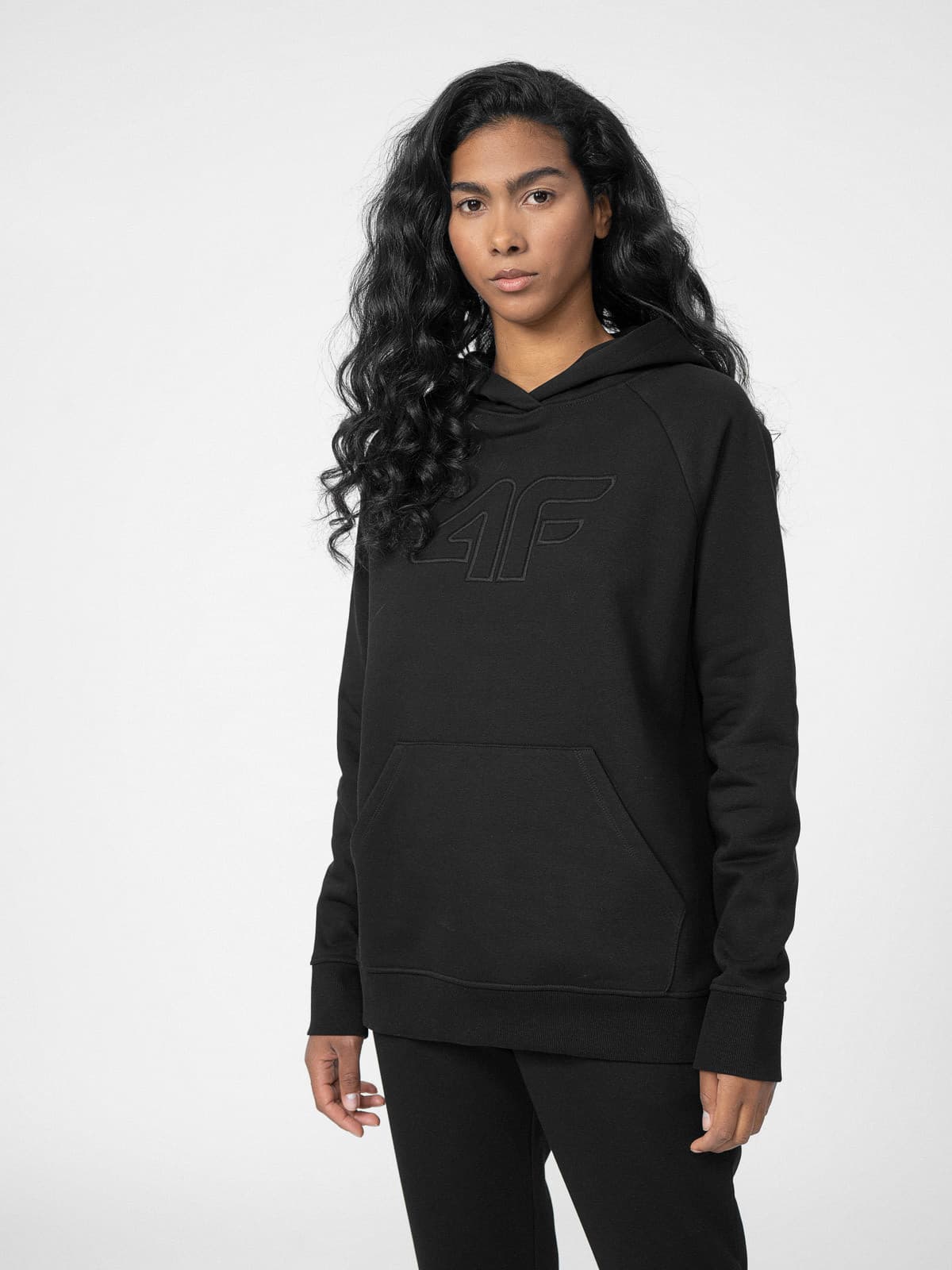 4F 4FSS23TSWSF535 DEEP BLACK Dámská mikina US L 4FSS23TSWSF535 DEEP BLACK