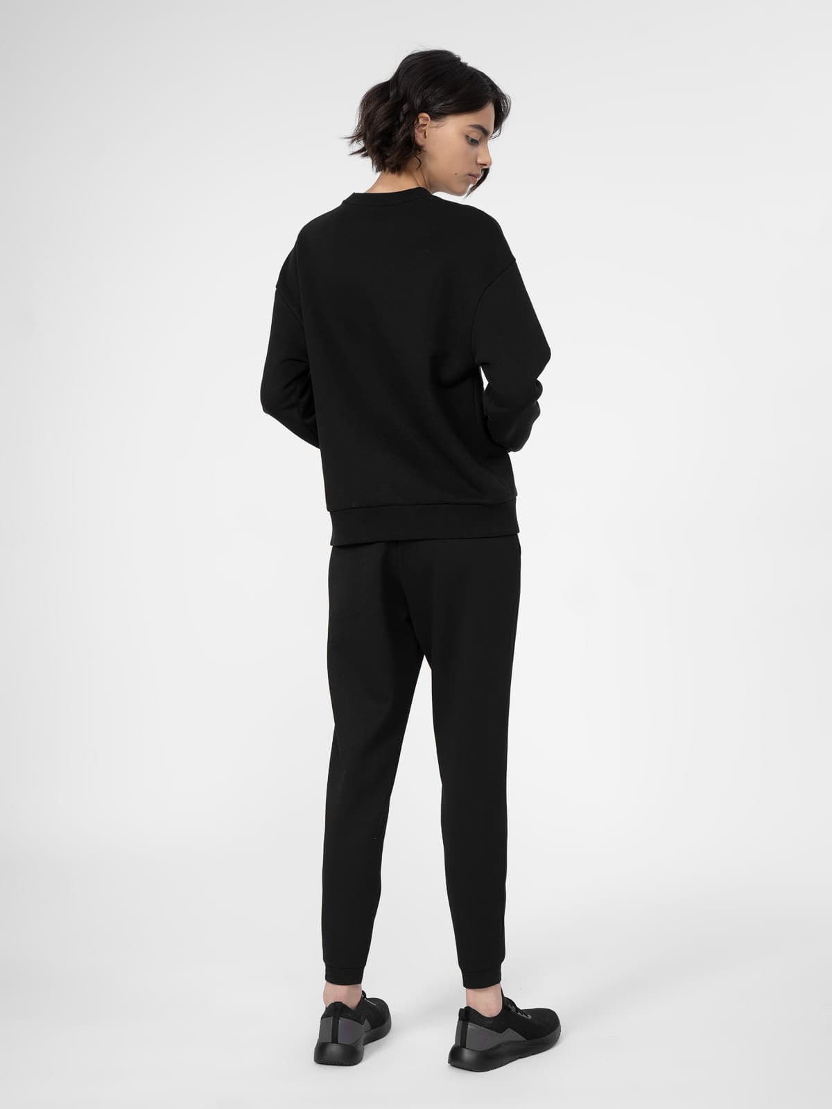 4F 4FSS23TTROF333 DEEP BLACK Dámské tepláky US XL 4FSS23TTROF333 DEEP BLACK - náhled 3