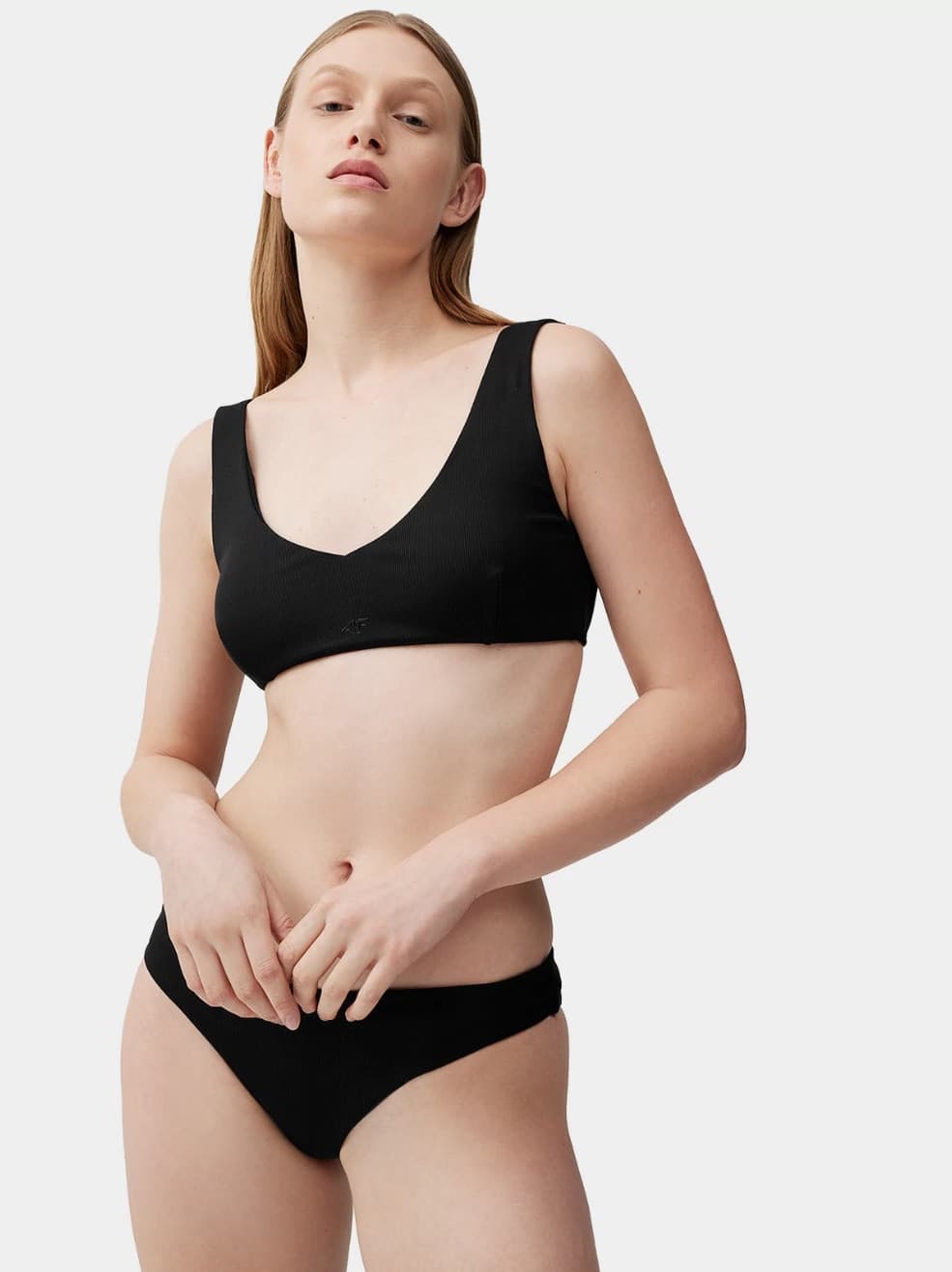 4F 4FSS23UBKTF024 DEEP BLACK Horní díl plavek US M 4FSS23UBKTF024 DEEP BLACK - náhled 3