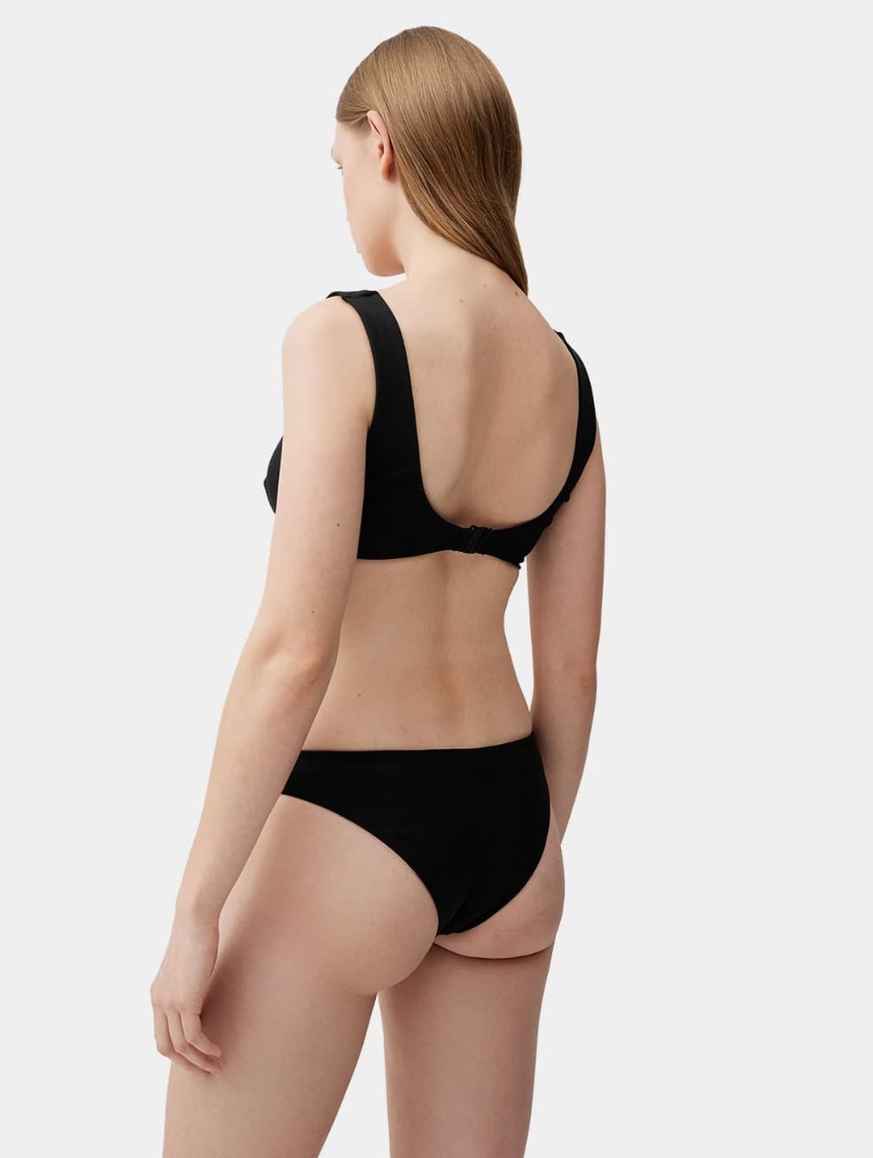 4F 4FSS23UBKTF024 DEEP BLACK Horní díl plavek US M 4FSS23UBKTF024 DEEP BLACK - náhled 4