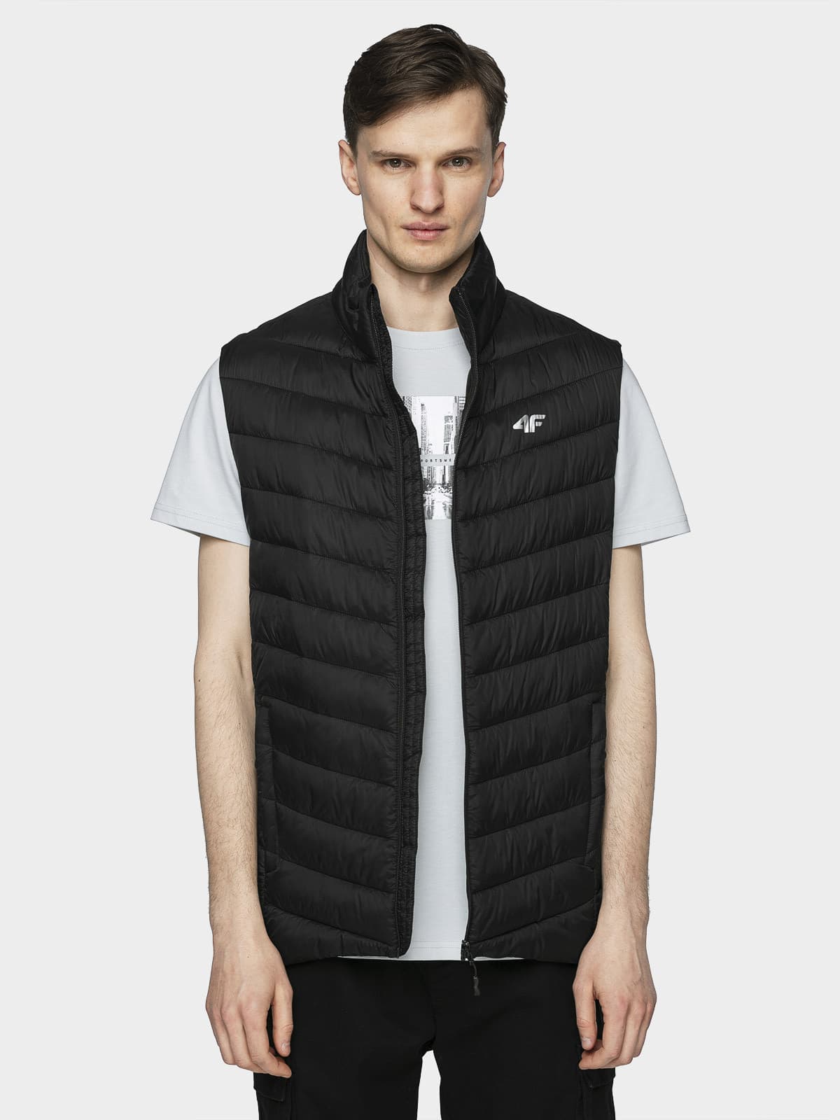 4F H4L21-KUMP001 DEEP BLACK Pánská vesta US M H4L21-KUMP001 DEEP BLACK
