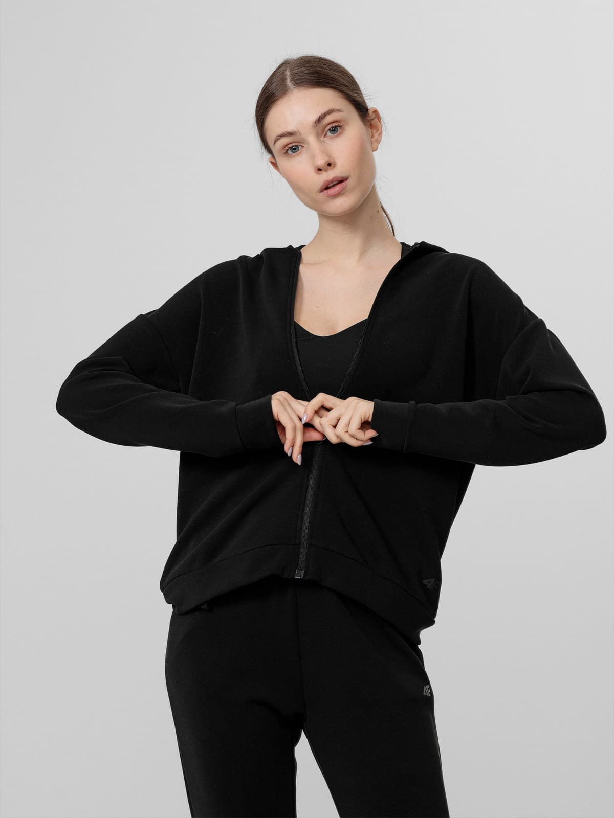 4F H4L22-BLD027 DEEP BLACK Dámská mikina US L H4L22-BLD027 DEEP BLACK - náhled 3