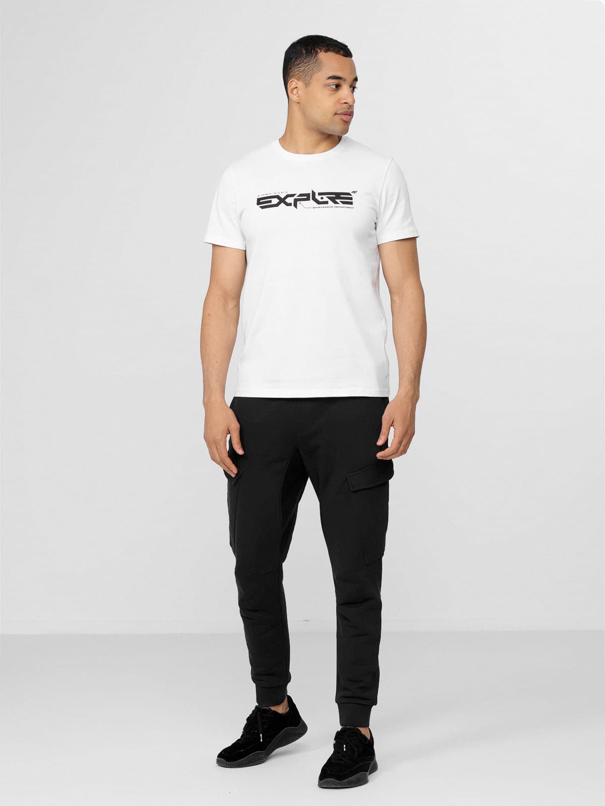 4F H4L22-SPMD011 DEEP BLACK Pánské tepláky US S H4L22-SPMD011 DEEP BLACK - náhled 2