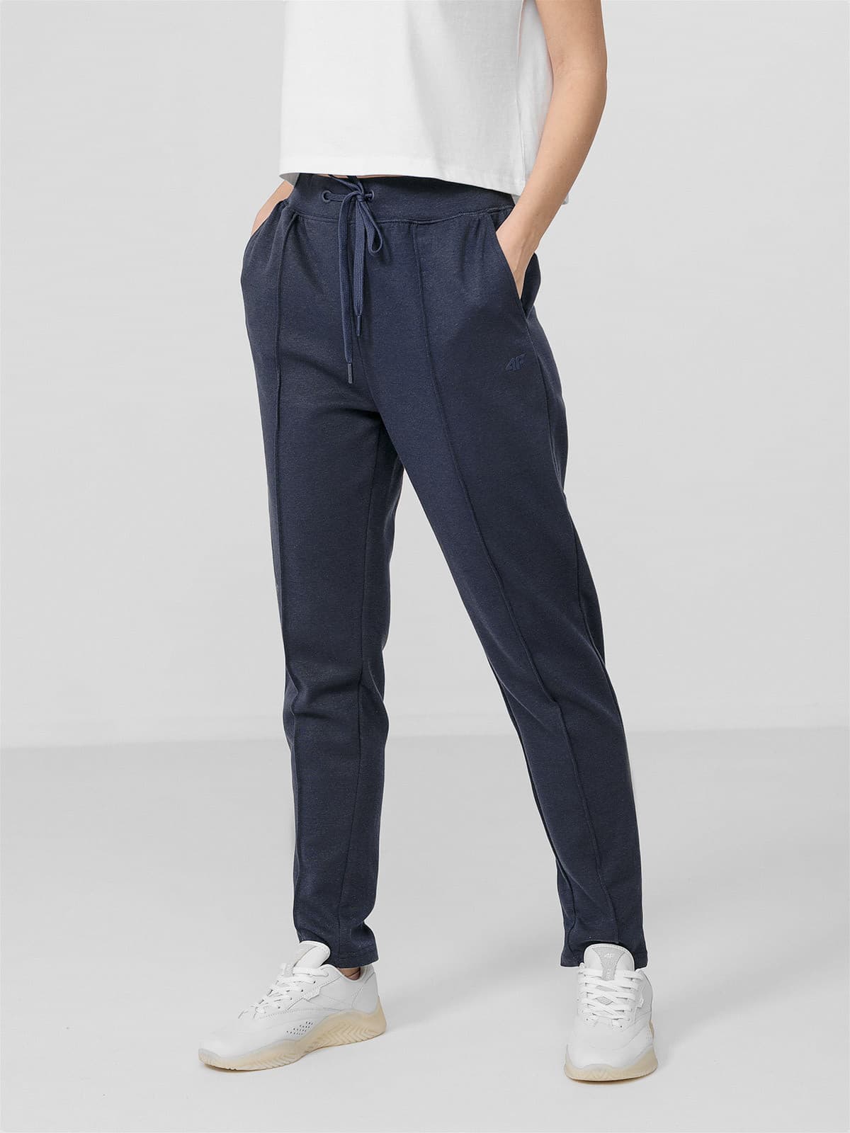 4F H4L22-SPDD014 NAVY Dámské tepláky US XS H4L22-SPDD014 NAVY