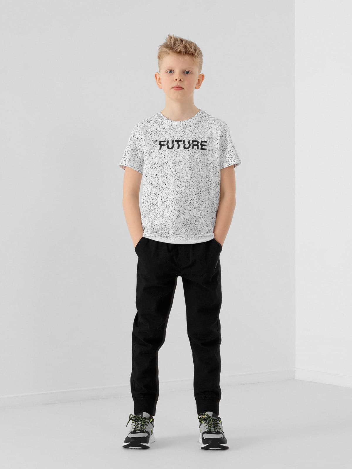 4F HJL22-JSPMC001 DEEP BLACK Dětské tepláky EU 122 HJL22-JSPMC001 DEEP BLACK - náhled 3