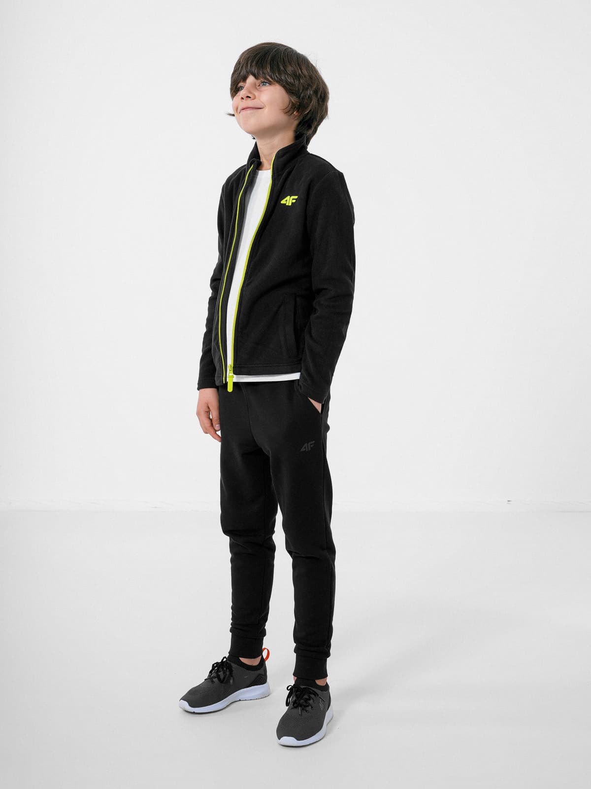 4F HJZ22-JPLM001 DEEP BLACK Dětská mikina EU 128 HJZ22-JPLM001 DEEP BLACK - náhled 4