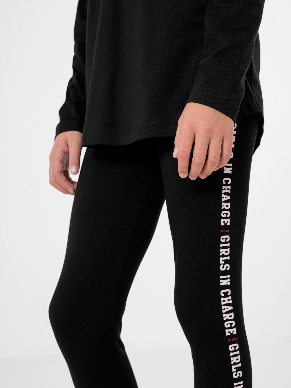 4F HJZ22-JLEG003 DEEP BLACK Dětské legíny EU 122 HJZ22-JLEG003 DEEP BLACK - náhled 3