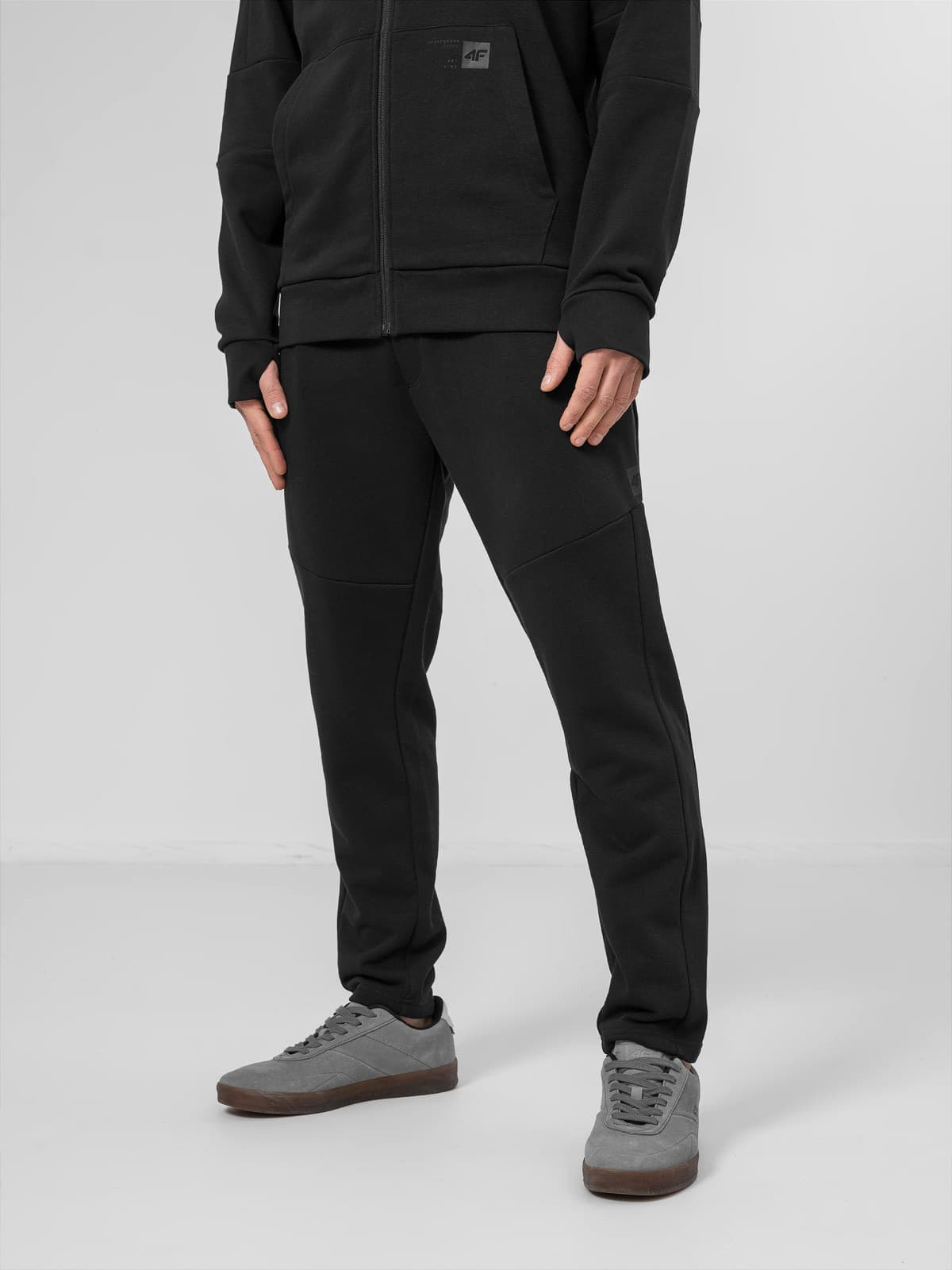 4F H4Z22-SPMD013 DEEP BLACK Pánské tepláky US XL H4Z22-SPMD013 DEEP BLACK - náhled 4