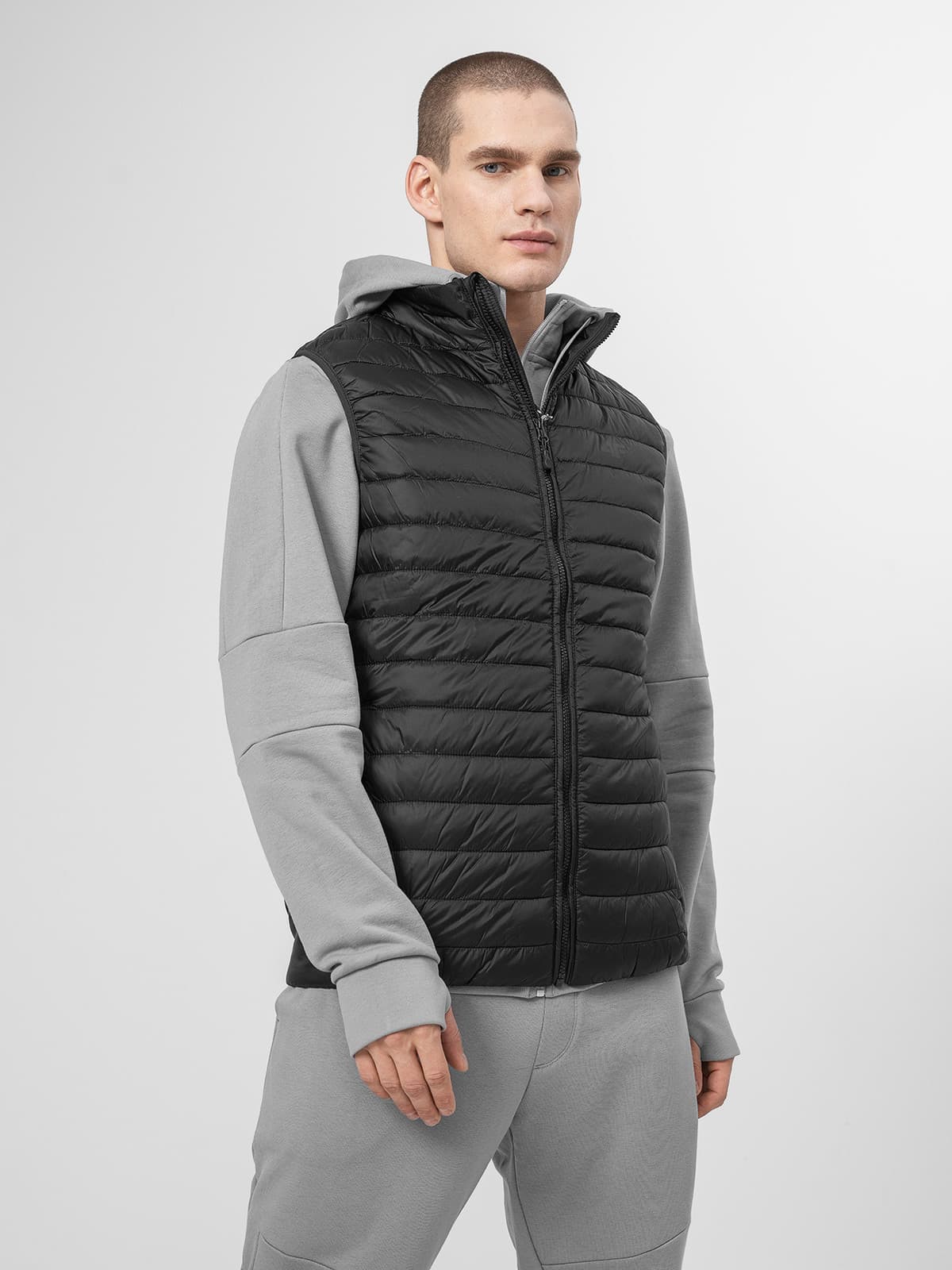 4F H4Z22-KUMP001 DEEP BLACK Pánská vesta US XXL H4Z22-KUMP001 DEEP BLACK - náhled 3