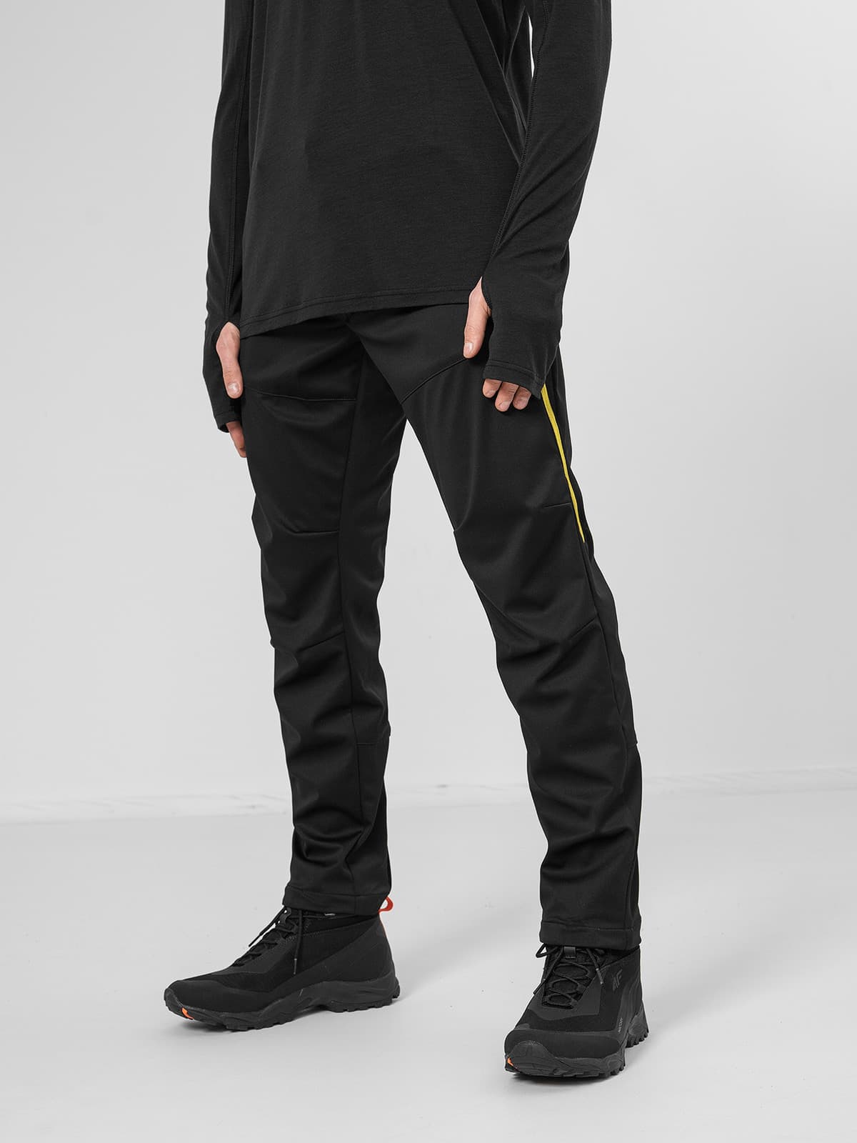 4F H4Z22-SPMTR061 DEEP BLACK Pánské kalhoty US L H4Z22-SPMTR061 DEEP BLACK - náhled 3