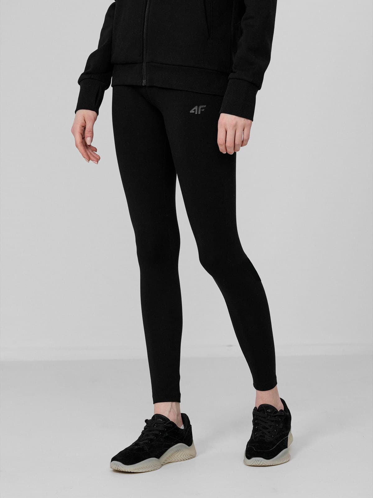 4F H4Z22-LEG350 DEEP BLACK Dámské legíny US XS H4Z22-LEG350 DEEP BLACK - náhled 4