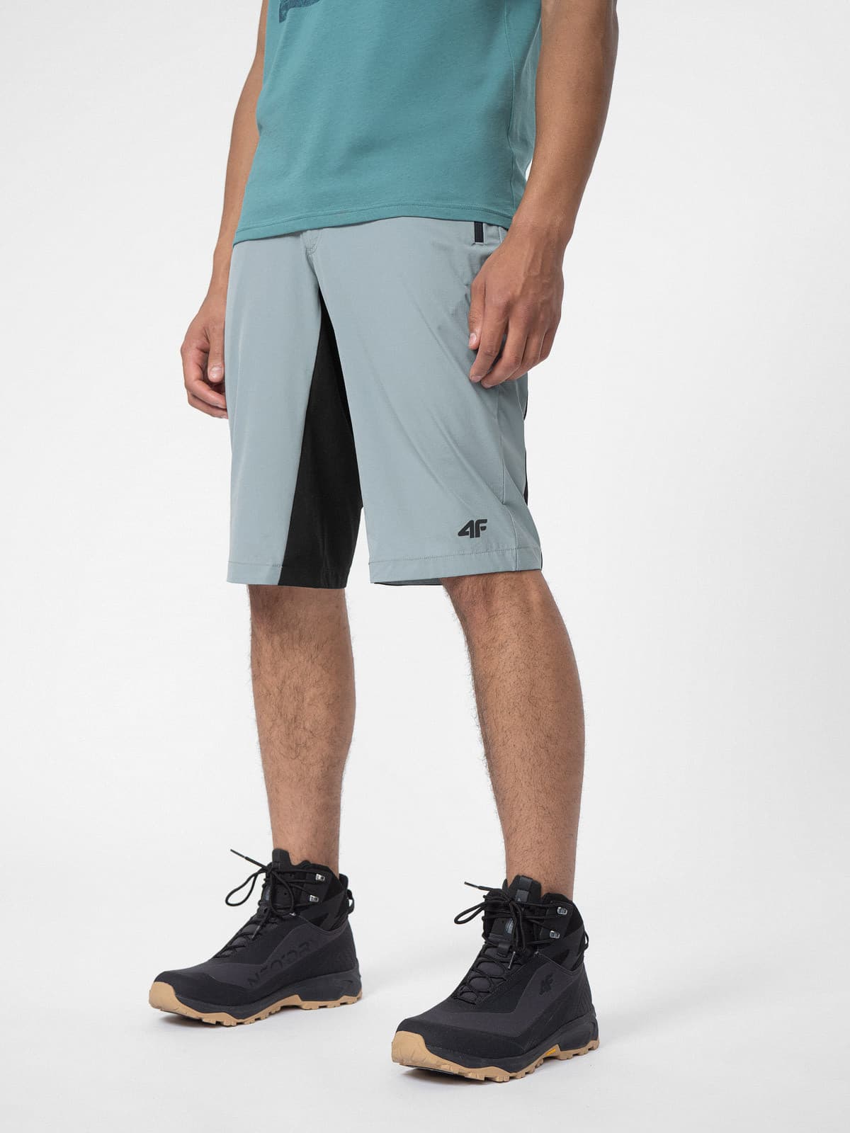 4F 4FSS23TFSHM132 LIGHT BLUE Pánské trekové kraťasy US 3XL 4FSS23TFSHM132 LIGHT BLUE - náhled 1