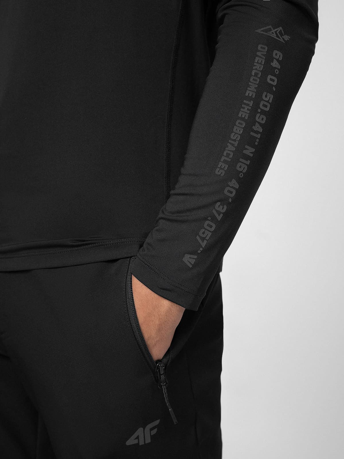 4F 4FSS23TFLOM081 DEEP BLACK Pánské tričko US M 4FSS23TFLOM081 DEEP BLACK - náhled 4