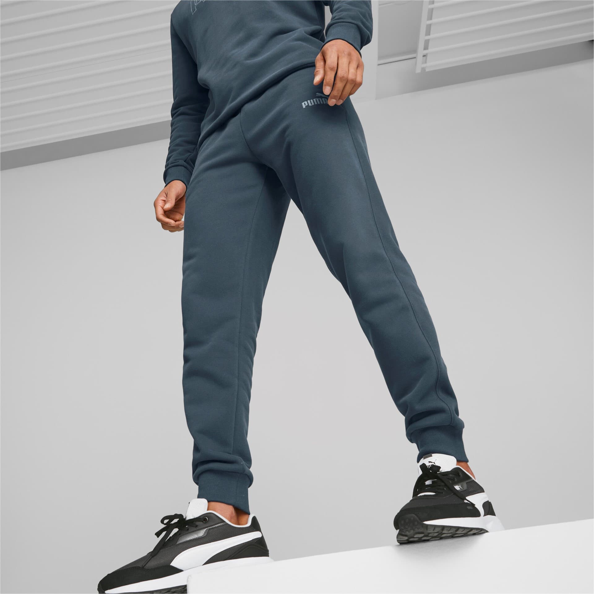 Puma ESS ELEVATED Sweatpants Pánské tepláky US M 673388-16 - náhled 3