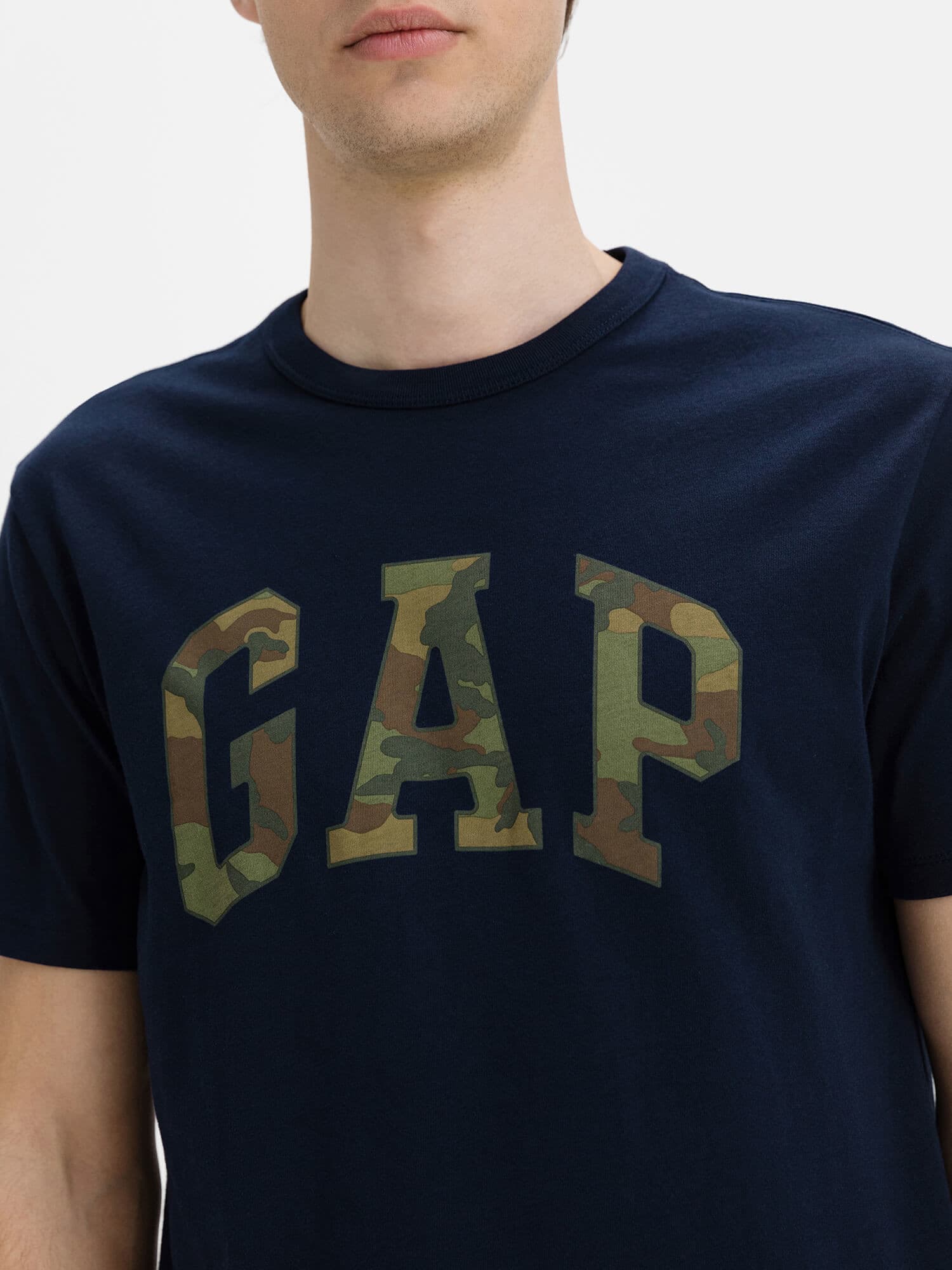 GAP V-SS CAMO ARCH LOGO TEE Pánské tričko US L 500039-00 - náhled 4