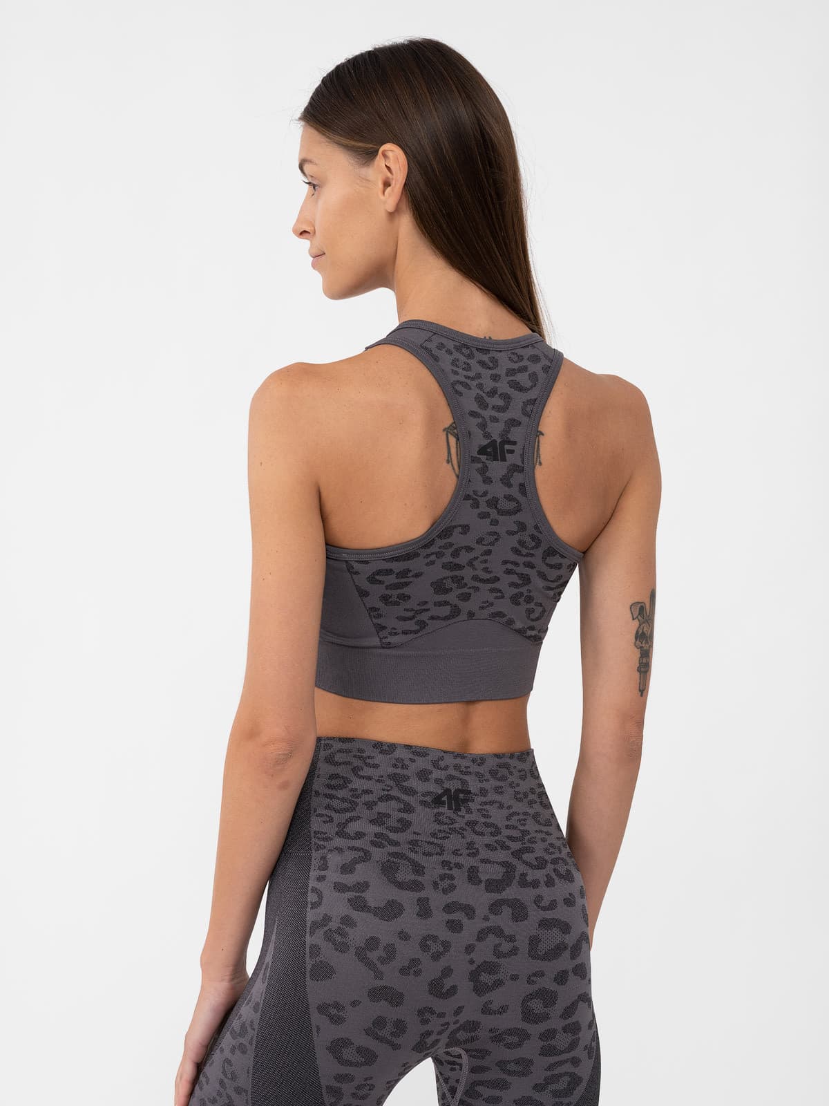 4F 4FAW23USBAF070 MIDDLE GREY ALLOVER Dámská sportovní podprsenka US M/L 4FAW23USBAF070 MID GREY ALLO - náhled 2