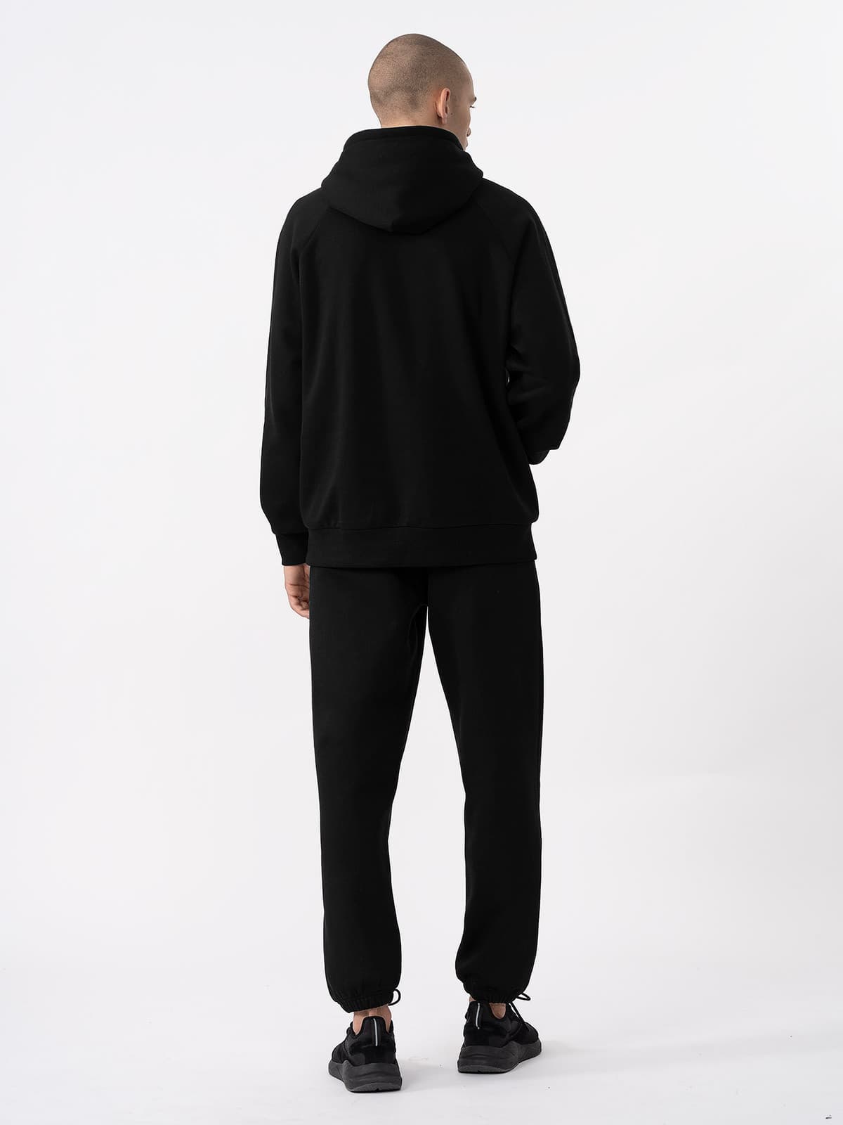 4F 4FAW23TTROU460 DEEP BLACK Unisex tepláky US L 4FAW23TTROU460 DEEP BLACK - náhled 4