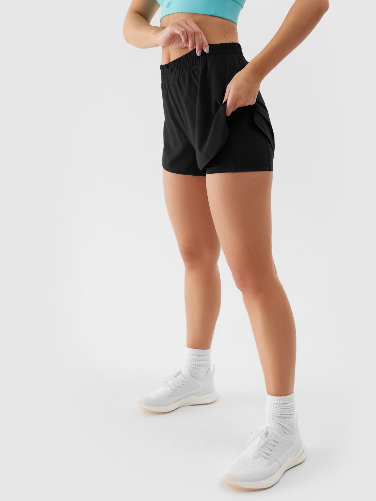 4F SHORTS FNK F497 Dámské sportovní kraťasy US L 4FWSS24TFSHF497 DEEP BLACK - náhled 3