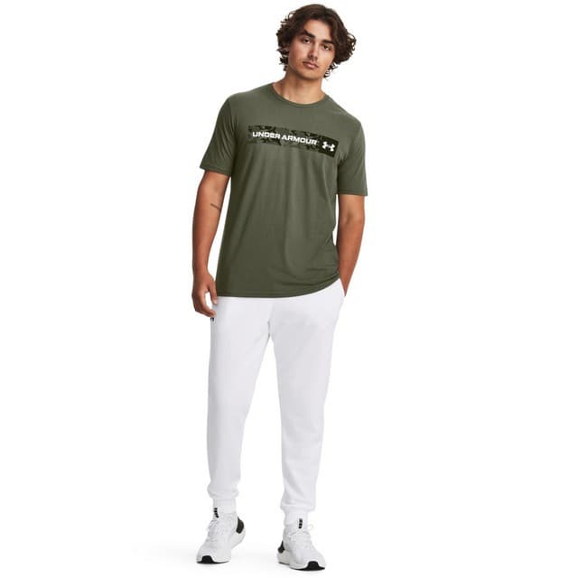 Under Armour UA CAMO CHEST STRIPE SS Pánské tričko US L 1376830-390 - náhled 3